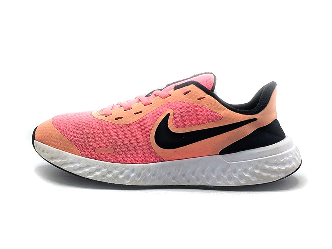 Nike Revolution 5