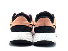 Nike Revolution 5