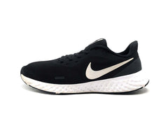Nike Revolution 5