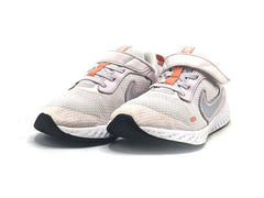 Nike Revolution 5
