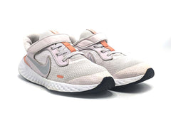 Nike Revolution 5
