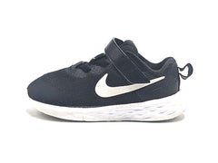 Nike Revolution 5