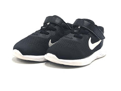 Nike Revolution 5