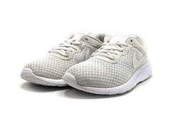 Nike Tanjun