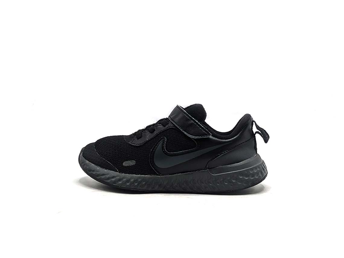 Nike Revolution 5