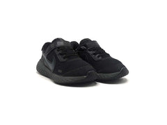 Nike Revolution 5