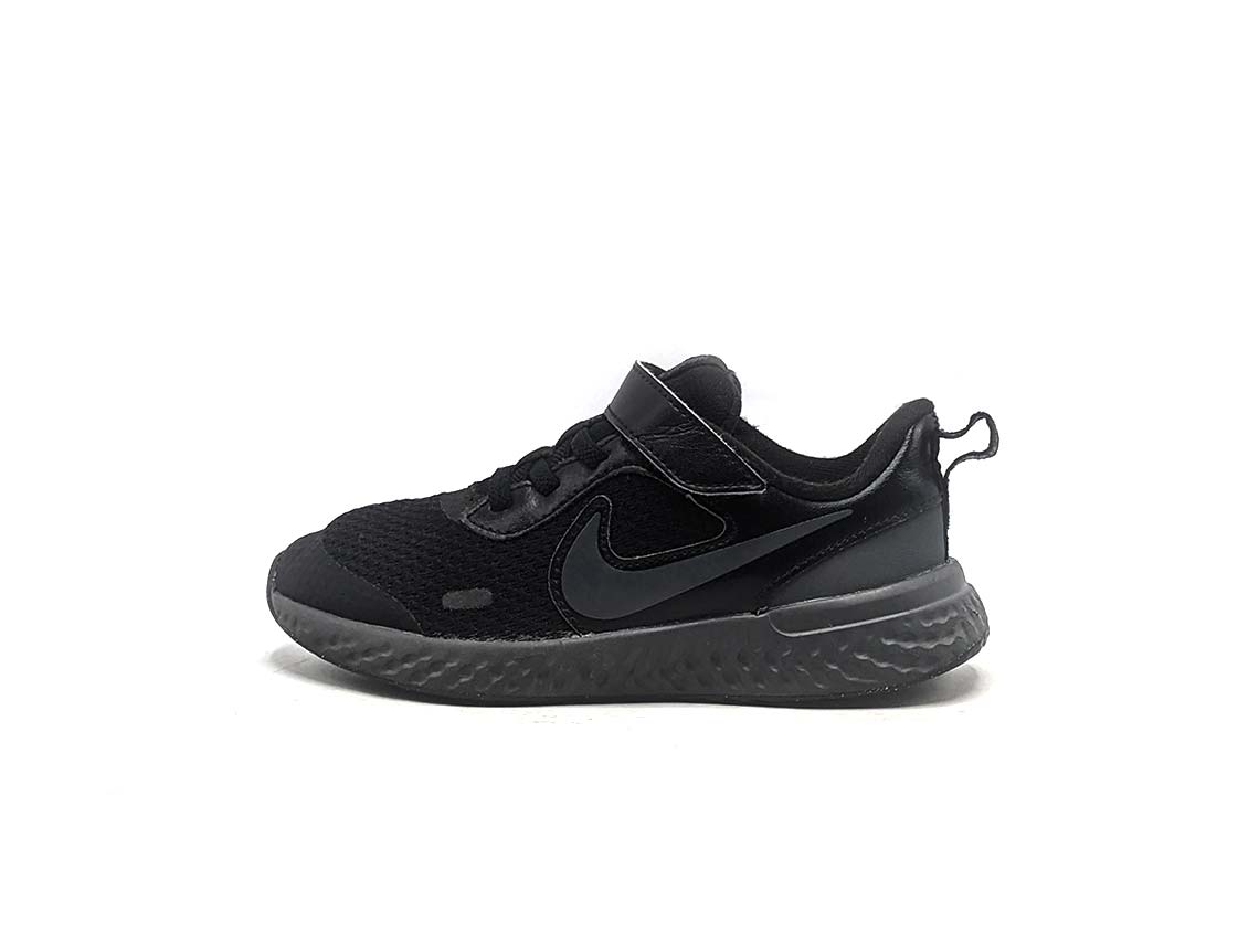 Nike Revolution 5