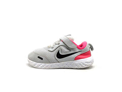 Nike Revolution 5