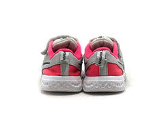 Nike Revolution 5