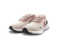 Nike Revolution