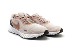 Nike Revolution