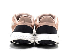 Nike Revolution