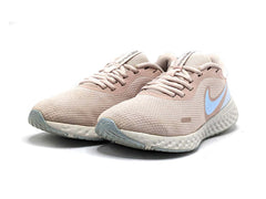 Nike Revolution