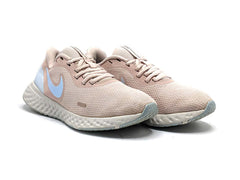 Nike Revolution