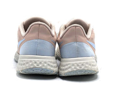 Nike Revolution