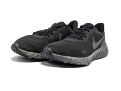 Nike Revolution