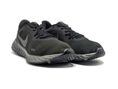 Nike Revolution