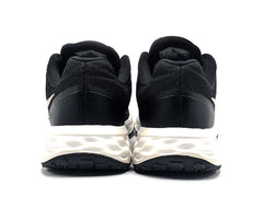 Nike Revolution 6