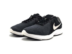 Nike Revolution 4