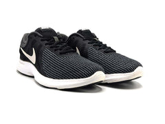 Nike Revolution 4