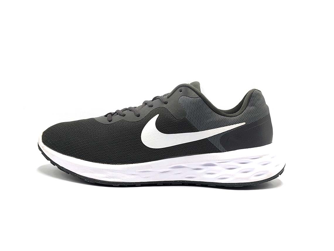 Nike Revolution 6