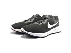 Nike Revolution 6