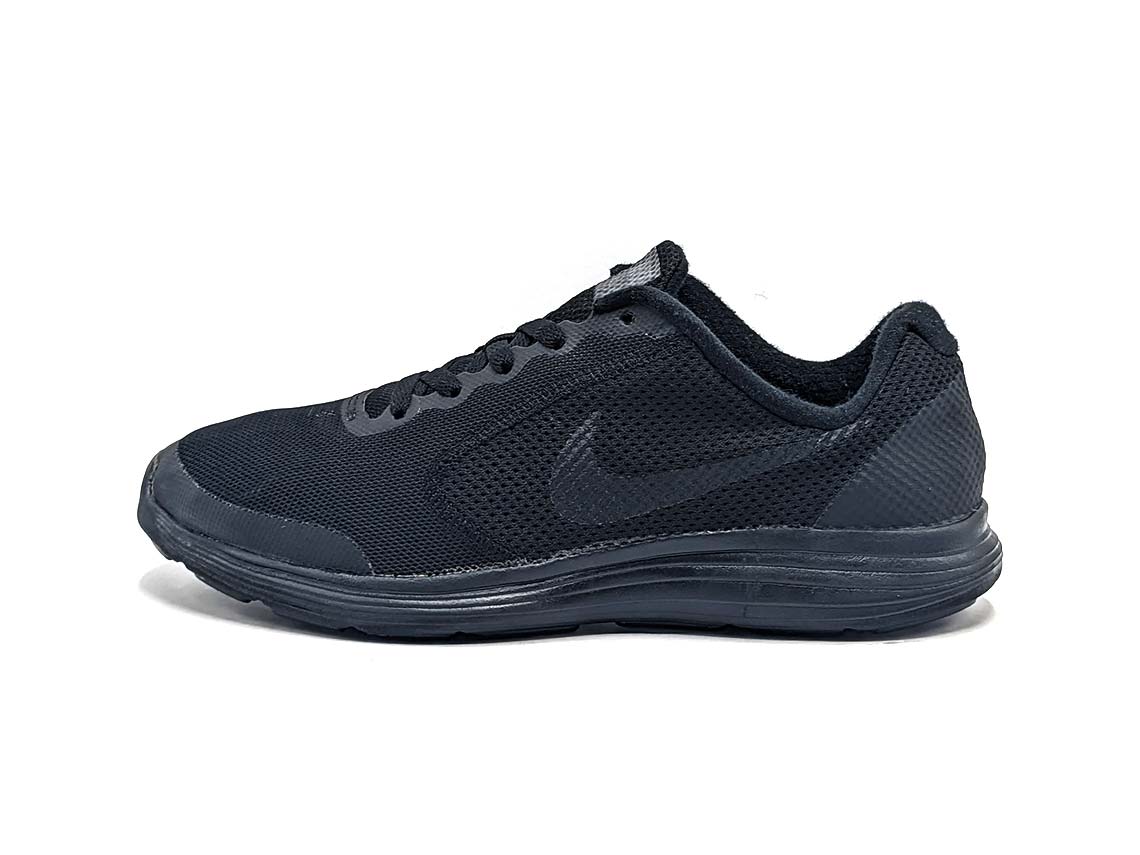 Nike Revolution 3