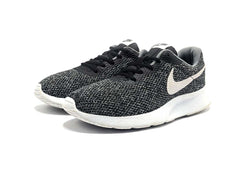 Nike Tanjun