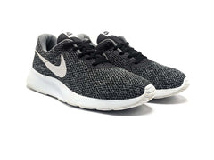 Nike Tanjun