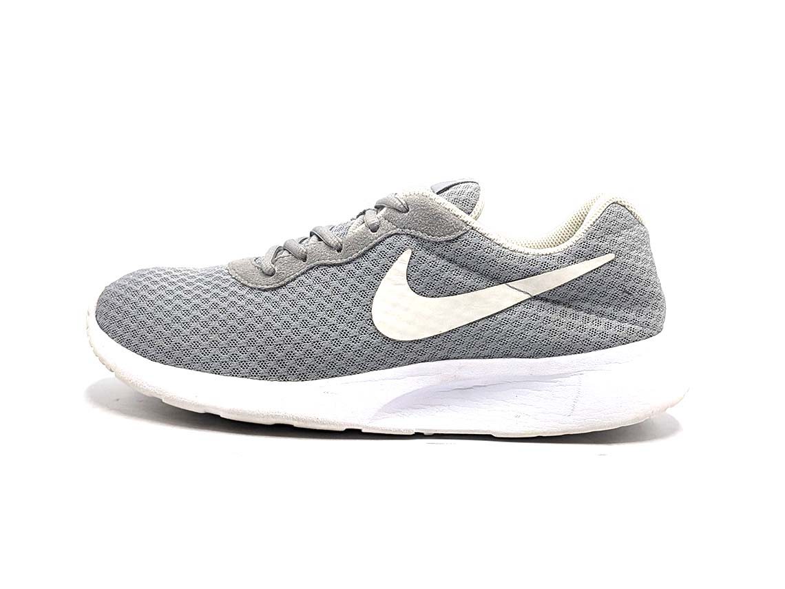 Nike Tanjun