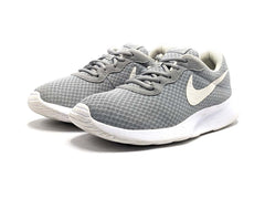 Nike Tanjun