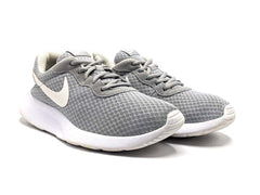 Nike Tanjun