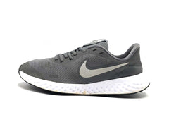Nike Revolution
