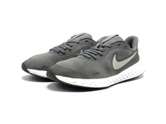 Nike Revolution