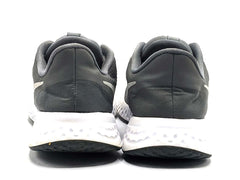 Nike Revolution