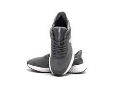 Nike Revolution
