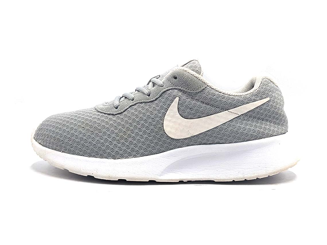 Nike Tanjun