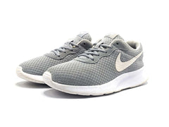 Nike Tanjun