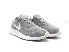 Nike Tanjun