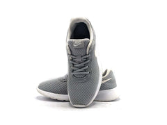 Nike Tanjun