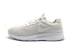 Nike Tanjun