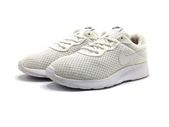 Nike Tanjun
