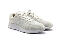 Nike Tanjun