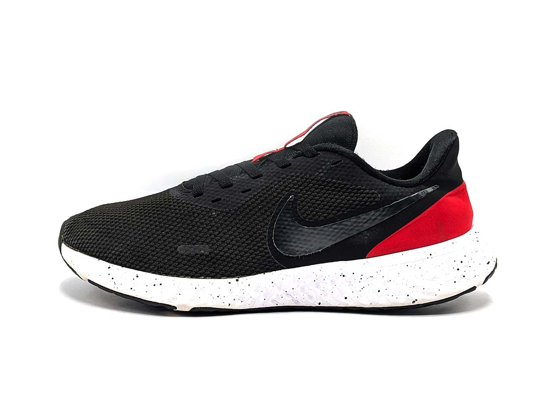 Nike Revolution 5