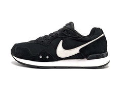 Nike Venture Runner