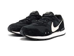 Nike Venture Runner