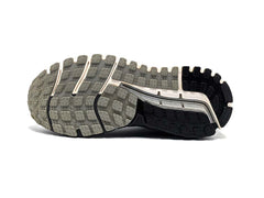 Brooks Beast 16