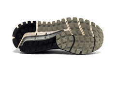 Brooks Beast 16