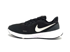 Nike Revolution 5