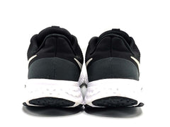 Nike Revolution 5